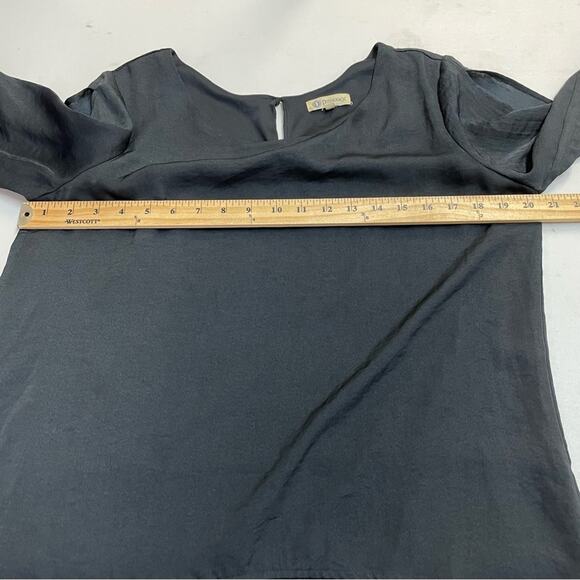 Democracy black blouse keyhole back cold shoulder sleeve size Medium - Picture 13 of 13